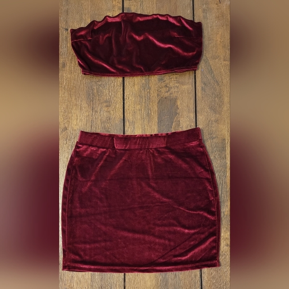 Shein Burgundy/ red  Velvet 2 Piece Tube top stretchy skirt above the knee - Picture 3 of 3
